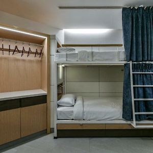 Bed 6-Bed Mixed Dormitory Room